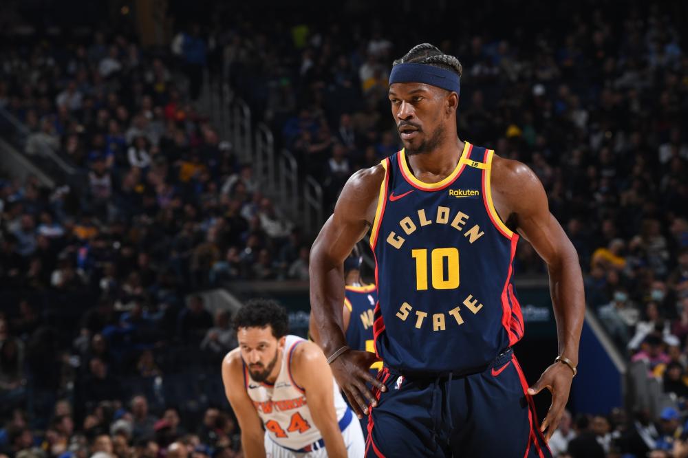 意甲战报：劳塔罗传射建功，国米2-1击败热那亚登顶（意甲快讯：劳塔罗一传一射，国米2-1力克热那亚升至榜首）