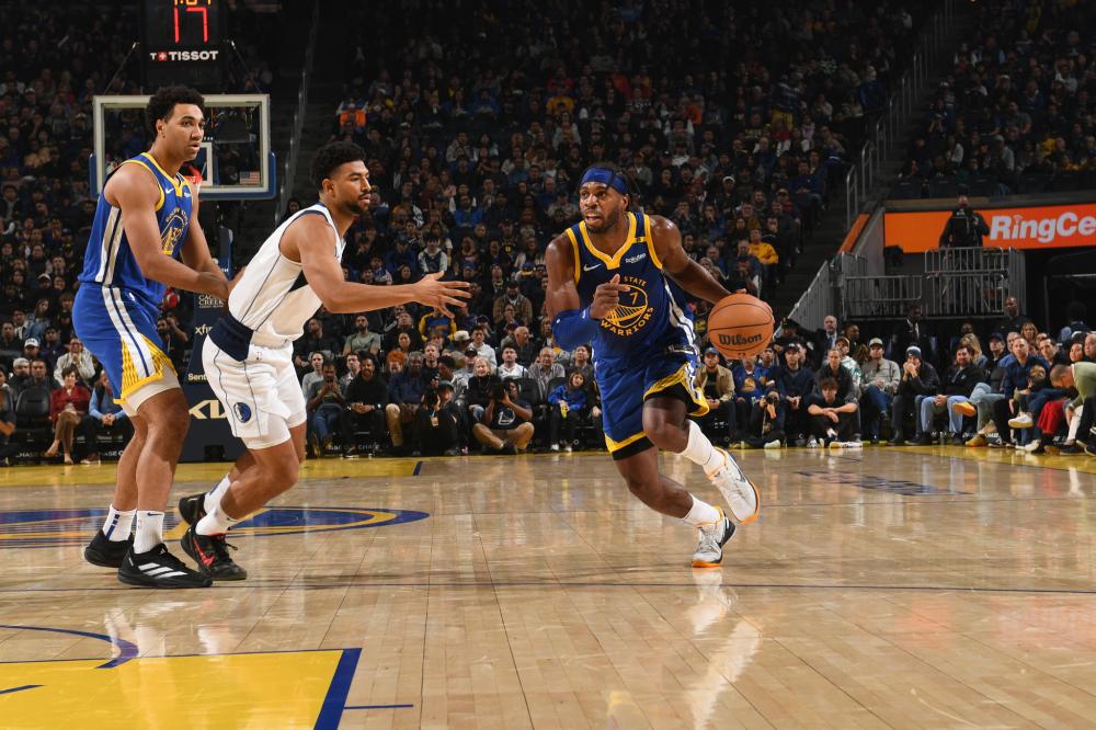 意甲战报：劳塔罗传射建功，国米2-1击败热那亚登顶（意甲快讯：劳塔罗一传一射，国米2-1力克热那亚升至榜首）