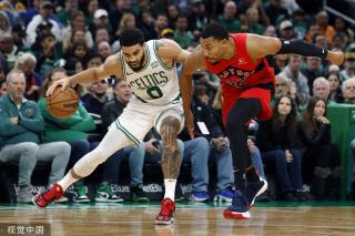 拜仁英文官推：不是所有英雄都穿斗篷，有些穿着拜仁球衣.