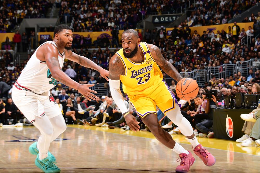 德罗赞22分国王送火箭3连败，威少15+6+10杜兰特23+6